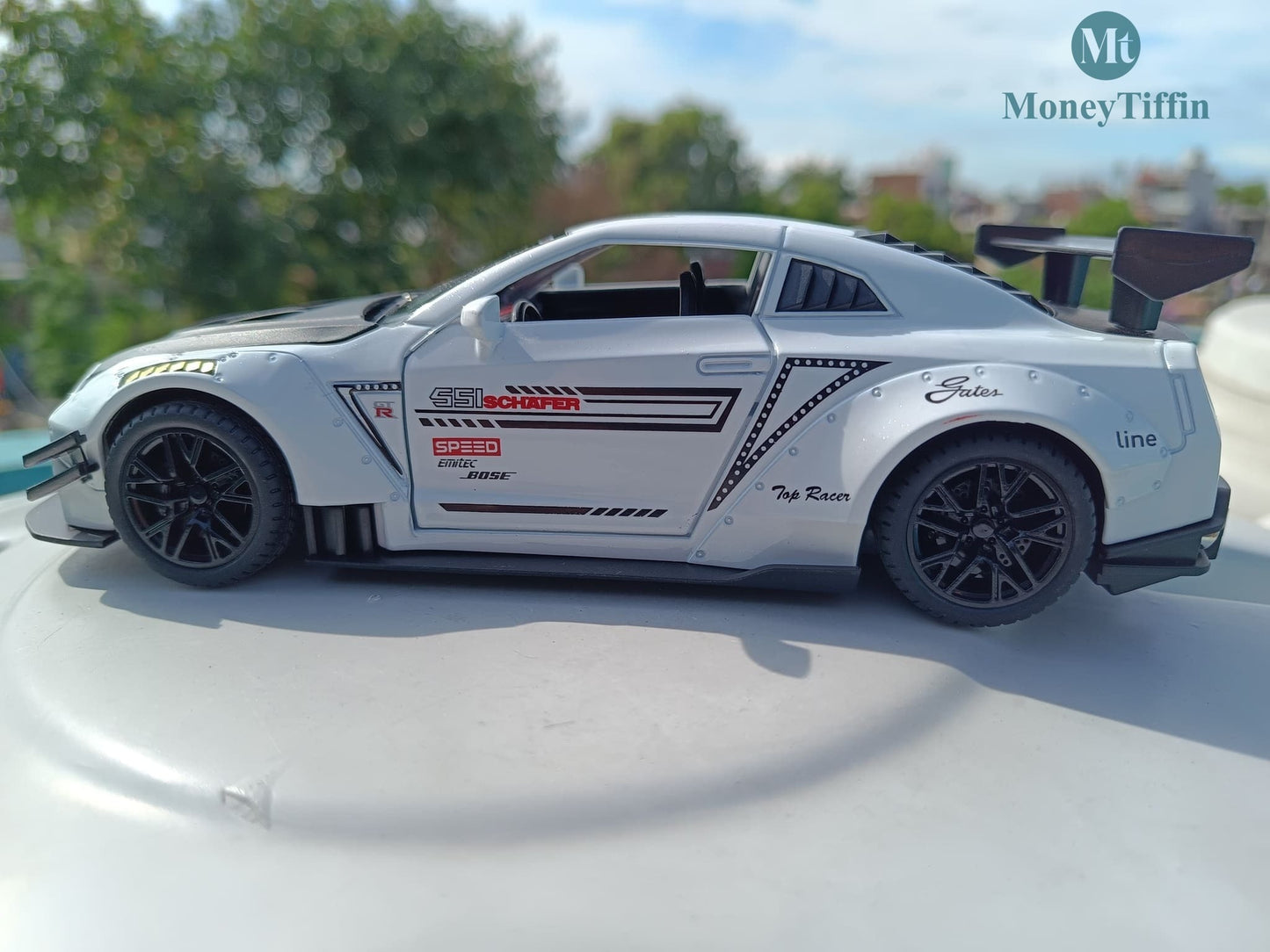 Nissan - Diecast Metal Car ( 1:24 Scale Simulation Sound and Light Pull Back Series )