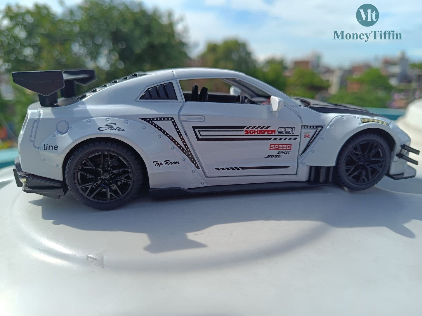 Nissan - Diecast Metal Car ( 1:24 Scale Simulation Sound and Light Pull Back Series )