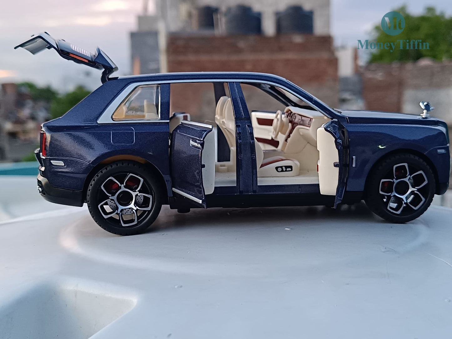 Rolls-Royce Cullinan - Diecast Metal Car PURPLE Color | ( 1:24 Scale Simulation Sound and Light Pull Back Series )