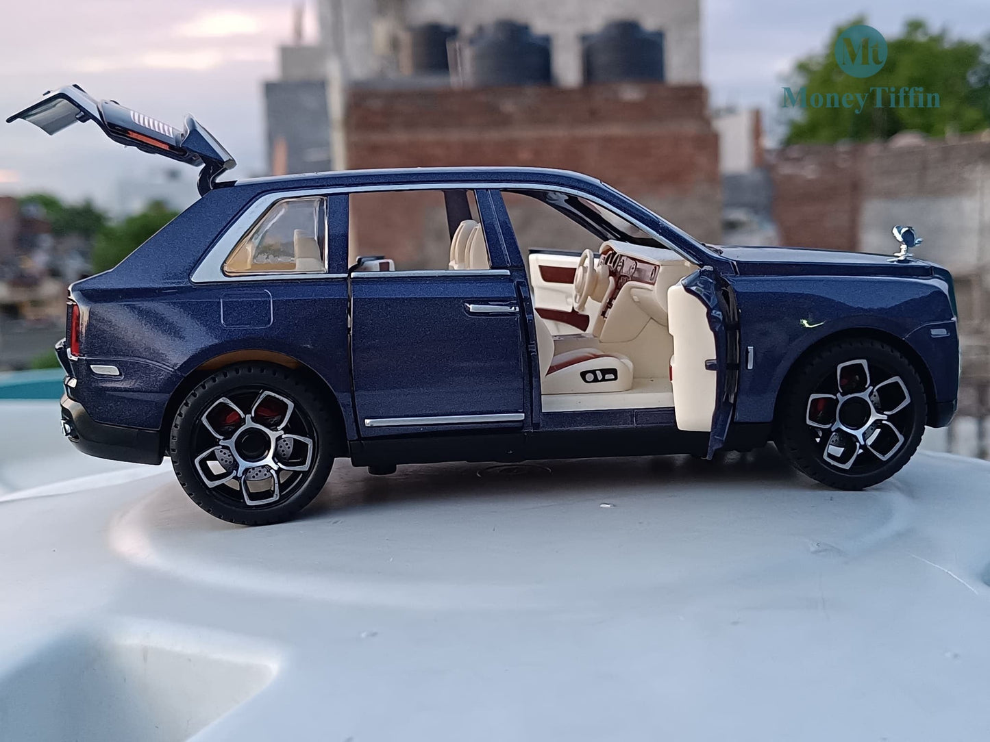 Rolls-Royce Cullinan - Diecast Metal Car PURPLE Color | ( 1:24 Scale Simulation Sound and Light Pull Back Series )